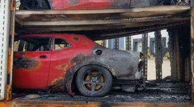 Trei Demoni au ars de 