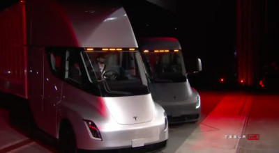 Camionul Tesla a debutat oficial! Acesta avansează în faţa lui Bugatti Chiron la capitolul aerodinamică - Photo