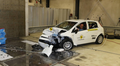 Fenomen rar la testele Euro NCAP. Fiat Punto primeşte zero stele de siguranţă! - Photo