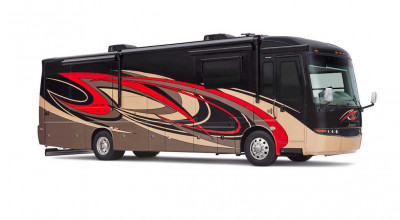 Ce alegi de 300.000 usd? Un Rolls-Royce, sau această pensiune pe roţi Jayco Embark? - Photo