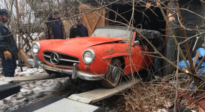 Într-un garaj abandonat a fost găsit un Mercedes-Benz 190 SL uitat 40 de ani în urmă - Photo