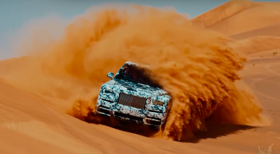 (VIDEO) Rolls-Royce Cullinan face spectacol în pustiul din Dubai! - Photo