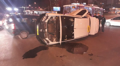 Accident grav în sectorul Botanica din capitală! Un BMW Seria 7 s-a ciocnit grav cu un taxi - Photo