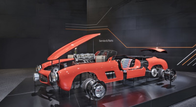 Mercedes-Benz a început să producă piese pentru legendarul 300 SL Gullwing - Photo