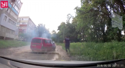 (VIDEO) Un bărbat din Bălți a urcat într-o mașină străină în stare de ebrietate și a plecat acasă! - Photo