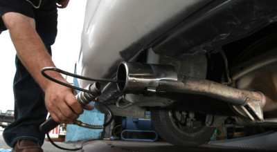 Ce mai e și asta? Controlul emisiilor în plină zi, direct în stradă? Iată mai nou ce fac polițiștii pentru a colecta bani la buget - Photo