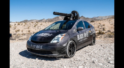 (VIDEO) Cel mai periculos Toyota Prius din lume are o mitralieră pe acoperiș! - Photo