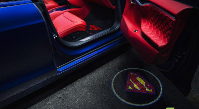 (FOTO) Cel mai mare fan al lui SUPERMAN conduce o Tesla! Vezi cum a personalizat-o - Photo