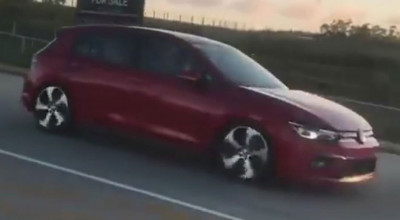 (VIDEO) Noul Volkswagen Golf 8 a fost văzut fără camuflaj, în Sudul Africii! - Photo