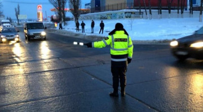 (FOTO) Uniformele vechi ale polițiștilor de patrulare vândute pe site-urile de anunțuri? - Photo