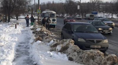 Atenție șoferi! Primăria solicită evitarea parcării pe carosabil pentru a nu crea ambuteiaje sau dificultăți în timpul deszăpezirii - Photo