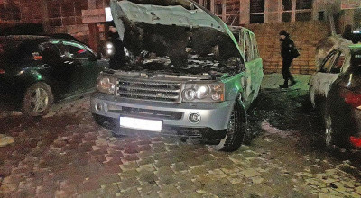 (VIDEO) Două mașini, printre care un Range Rover, incendiate în sectorul Botanica în această noapte! - Photo