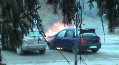 (VIDEO) Arde școala! O mașină de la Școala Auto din Cimișlia a luat foc! În vehicul se afla instructorul și eleva sa - Photo