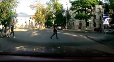 Super MARIO a venit în capitală! Are trei vieți și traversează intersecțiile când vrea el, adică pe interzis! - Photo