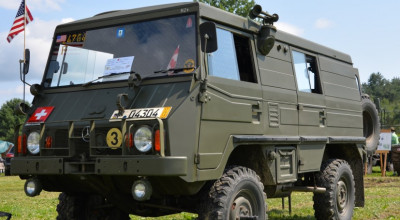 Acest deosebit vehicul militar, construit de Steyr-Daimler-Puch, poate fi al tău acum! - Photo