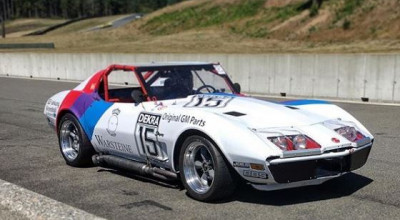 Punem pariu că nu vei ghici motorul care se ascunde sub capota acestui Chevrolet Corvette C3 pregătit de curse! - Photo