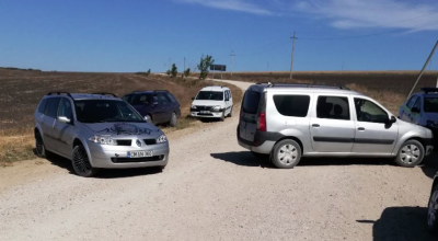 Protest în sate, pentru că nu au asfalt de 40 de ani! Mai mulți șoferi au blocat drumurile de acces - Photo