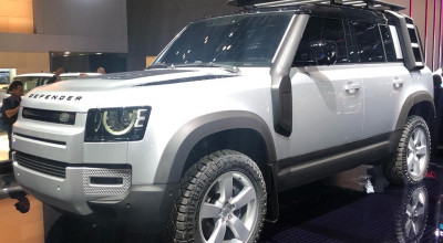 FOTO: Noul Land Rover Defender fură toate privirile la Frankfurt - Photo