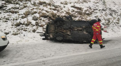 (VIDEO) Accident pe Transfăgărășan! Patru tineri s-au prăbușit cu mașina de la 40 de metri înălțime - Photo