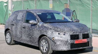 (FOTO) Viitoarea generație Dacia Sandero a fost surprinsă în premieră în timpul testelor! - Photo