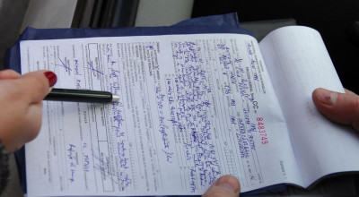 Ce riști, dacă nu ai preschimbat permisul de conducere după căsătorie? Refuzul de despăgubire CASCO e doar una din ”probleme” - Photo