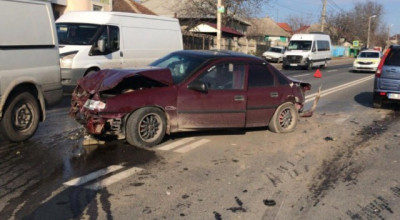 (FOTO) Accident grav la Peresecina cu implicarea a două maşini şi un microbuz! - Photo