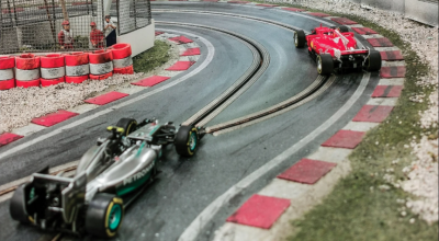 Dacă banii n-aduc fericirea, atunci cum se explică bucuria de a cumpăra acest circuit de F1 cu 20.000 de dolari? - Photo