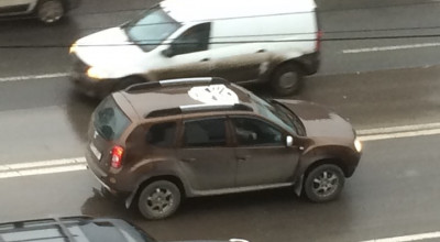 Roboții din Transformers în Chișinău? Oare cine a luat forma acestui Duster? - Photo