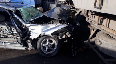 (VIDEO) Accident cumplit la Cahul! O mașină a intrat cu viteză într-un camion - Photo