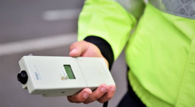 A mâncat banane și mere, dar i-au reținut permisul pentru beție! - Photo