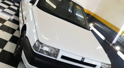 Mașini vechi dar NOI, cu zero kilometri, găsite într-un showroom abandonat - Photo