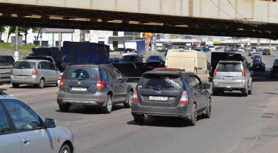 Autoritățile din Rusia au început să evacueze mașinele celor care nu respectă regimul de CARANTINĂ! - Photo