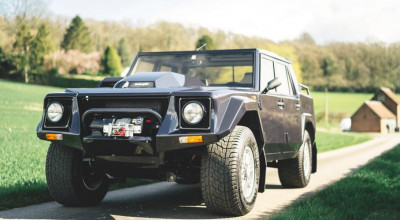 (FOTO) Lamborghini LM002: Se prezintă într-o stare impecabilă și se vinde cu 285.000 de lire sterline! - Photo