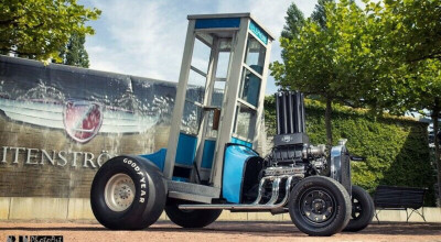 În vânzare a fost scoasă o cabină telefonică de 375 CP, construită 40 de ani în urmă! - Photo