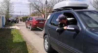 Made in Moldova: Concurs la tras sfoara cu BMW X6 și două Mercedes-Benz ML (VIDEO) - Photo
