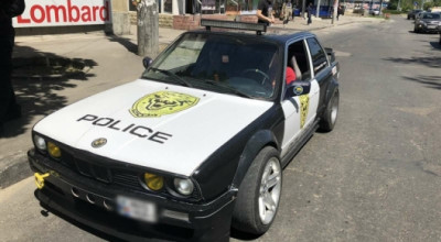 Un tânăr din capitală amendat pentru că și-a transformat BMW-ul într-o mașină de poliție! - Photo