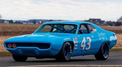 Vezi cât poate costa o adevărată mașină NASCAR cu pedigree și câștiguri în palmares - Photo