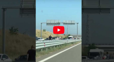 Cozi de kilometri cu automobile și turiști dornici să ajungă la mare în Grecia! (VIDEO) - Photo