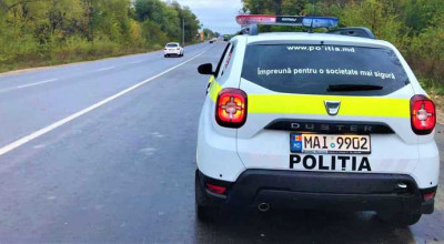 Ghinion pentru un echipaj IP! Mașina de serviciu a ofițerilor a alunecat în râul Răut - Photo