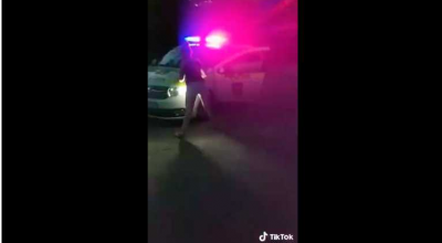 Dansuri erotice lângă mașina INSP pentru un video pe TikTok?! De ce nu? (VIDEO) - Photo