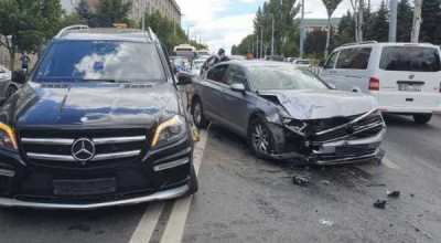 Platon recunoscut vinovat de accidentul produs acum două zile în fața sediului CNA! Omul de afaceri se va alege cu amendă de 1.500 lei - Photo