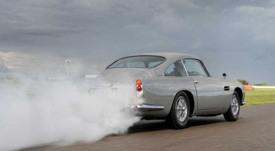 (VIDEO) Așa arată o adevărată mașină de spioni în timp ce-și prezintă dotările! Aston Martin DB5 Goldfinger Continuation apare în acțiune în câteva clipuri - Photo