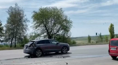 (VIDEO) Accident de lux în capitală! Un Audi Q8 a fost tamponat de un camion - Photo