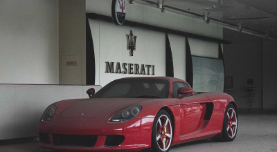 Mai multe mașini sport, abandonate într-un showroom din China. Vezi cum s-au păstrat acestea - Photo