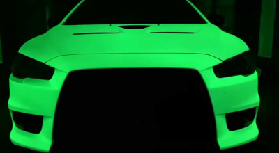 (VIDEO) Nu e un mesager al infernului, e un Mitsubishi Lancer Evolution fosforescent - Photo