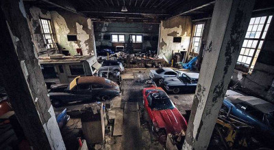 În incinta unei școli abandonate au fost găsite mai multe vehicule rare date uitării - Photo