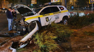 (VIDEO) Vezi momentul în care Duster-ul INSP-ului este lovit de Hyundai! Polițiștii aveau girofarul stins și nu au acordat prioritate - Photo