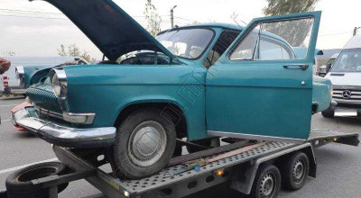 Cu păcate după suflet, un GAZ-21 urma să ajungă în Polonia, dar l-au reținut în vamă cu acte false - Photo