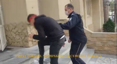 Poliția a identificat tinerii care acum câteva zile se filmau împușcând dintr-un BMW. Acum, cei doi vor achita amendă de 4.500 lei - Photo