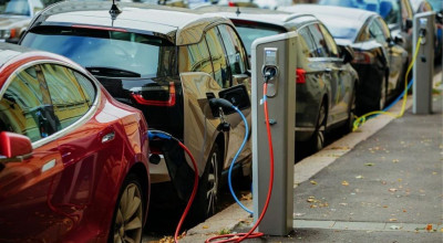 Viitorul e acum! Europenii au înmatriculat în septembrie mai multe mașini electrice și hybrid decât diesel - Photo